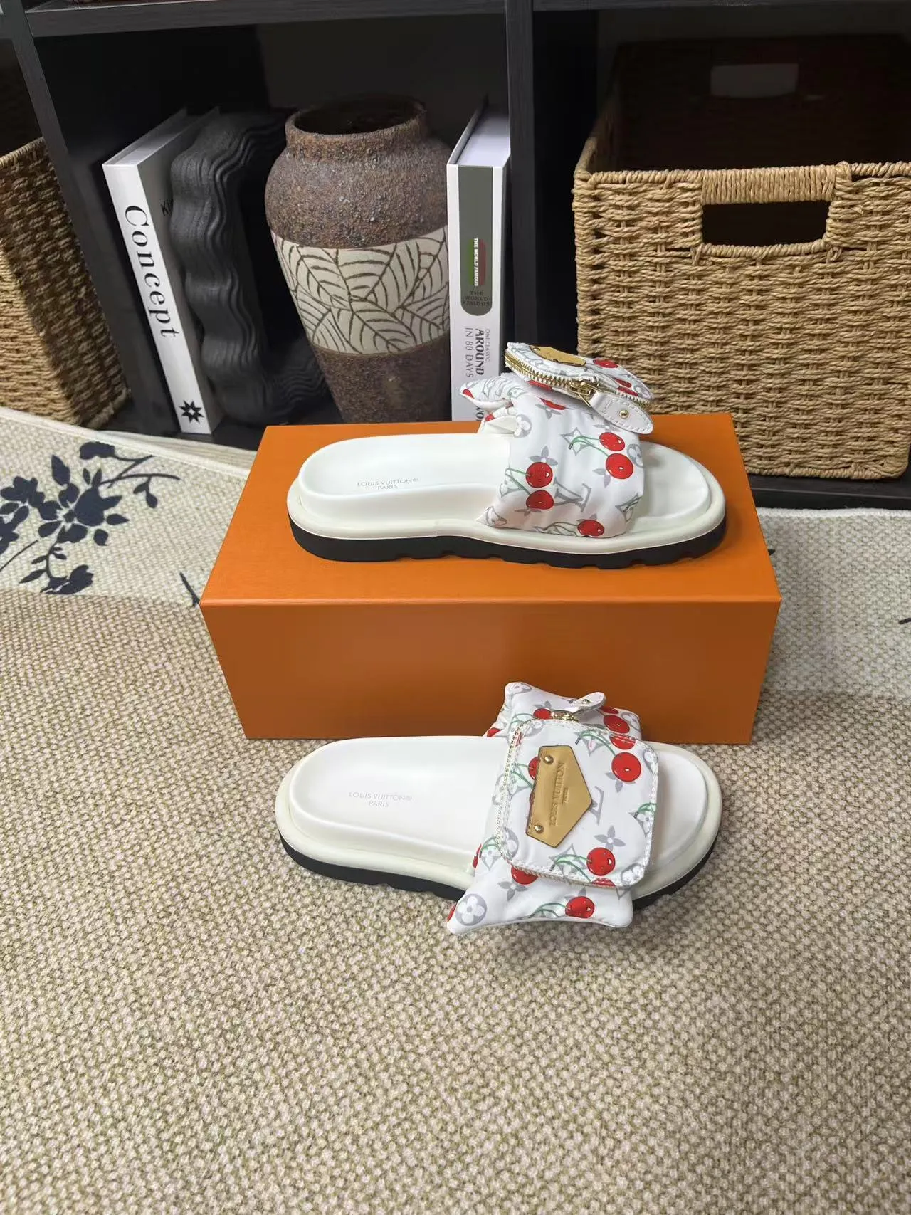 P380 yuan LV Louis Vuitton Full of high-end feel! A popular model among bloggers at home and abroad, it’s retro and fashionable, and looks stunning on your feet! Mainly recommended model on the official website★ ━━━━━ ЅᏇєєt ━━━━━ ▪️Upper: original calfskin ➕5D printing process ▪️Inner: imported mixed sheepskin ▪️Outsole: original molded foam outsole ▪️Size: Female 35-40 Men's 39-44 (women's 41 men's 45)